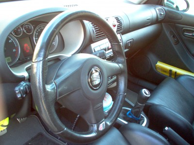 t_volante_cupra_r4_02_203.jpg